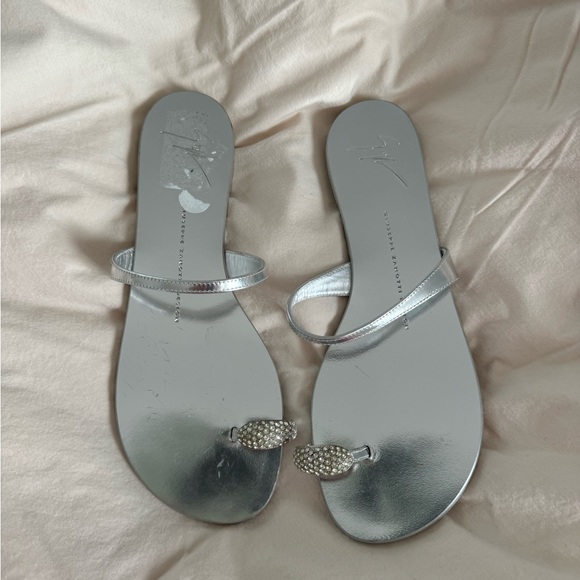 ✨SALE✨ Giuseppe Zanotti flat sandals ✨SALE✨ - Picture 1 of 16